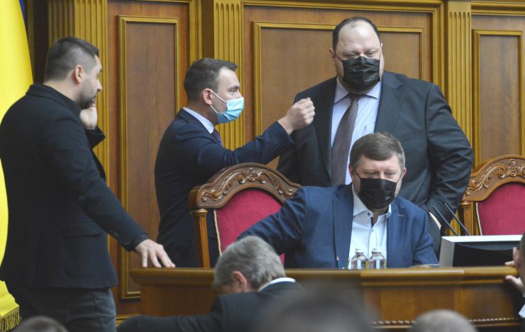 Пленарне засідання Верховної Ради України.

Голова Верховної Ради України Руслан Стефанчук відкрив пленарне засідання.
Руслан Стефанчук зазначив, що сьогодні Міжнародний день пам’яті жертв Голокосту. 
За пропозицією головуючого народні депутати хвилиною мовчання вшанували пам’ять жертв Голокосту.
Прийнято за основу проект Закону 