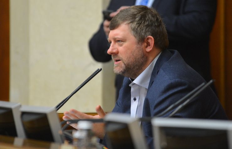 Пленарне засідання Верховної Ради України.

Голова Верховної Ради України Руслан Стефанчук відкрив пленарне засідання.
Руслан Стефанчук зазначив, що сьогодні Міжнародний день пам’яті жертв Голокосту. 
За пропозицією головуючого народні депутати хвилиною мовчання вшанували пам’ять жертв Голокосту.
Прийнято за основу проект Закону 