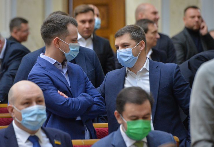 Пленарне засідання Верховної Ради України.
   
Голова Верховної Ради України Руслан Стефанчук відкрив пленарне засідання.
Руслан Стефанчук зазначив, що сьогодні відзначається 30 років з дня затвердження Верховною Радою України Державного Прапора України - національного прапора.
Головуючий повідомив, що у засіданні беруть участь Прем’єр-міністр Денис Шмигаль та члени Кабінету Міністрів. 
Руслан Стефанчук повідомив, що учора на пленарному засіданні було прийнято рішення щодо проведення «години запитань до Уряду» з 10-ї до 12-х години.
Головуючий надав слово для виступу Міністру оборони Олексію Резнікову.
З інформацією щодо подолання пандемії коронавірусу виступив Міністр охорони здоров’я Віктор Ляшко.
Прем'єр-міністр України Дмитро Шмигаль виступив з доповіддю, у якій поінформував народних депутатів щодо викликів та актуальних питань в сфері енергетичної безпеки України.

Голова Верховної Ради України закрив шосту сесію.
