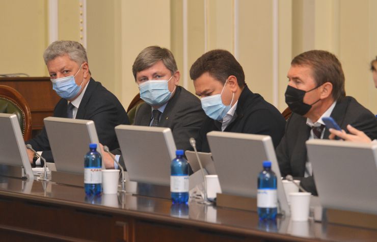 Засідання Погоджувальної ради депутатських фракцій (депутатських груп). Юрій Бойко ОП Артур Герасимов ЄС Віктор Бондар ЗА Олег Кулініч ДОВІРА