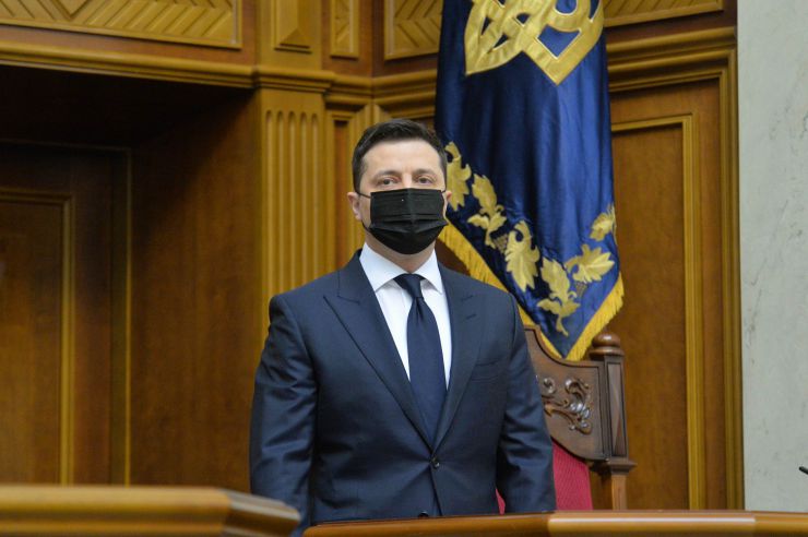 Пленарне засідання Верховної Ради України.

Перший заступник Голови Верховної Ради України Олександр Корнієнко повідомив про заяву від двох фракцій про перерву із заміною на виступ. 
Народний депутат Ігор Гузь в оточенні колег заявив, що українці готові надати рішучу відсіч окупанту, який прийде на нашу землю.
Із заявою від двох фракцій виступив народний депутат Олег Воронько. У заяві йшлося про тиск з боку влади на народних депутатів з об’єднання «Розумна політика».
Із заявою від двох фракцій виступив народний депутат Рустем Умеров.
Володимир Зеленський
