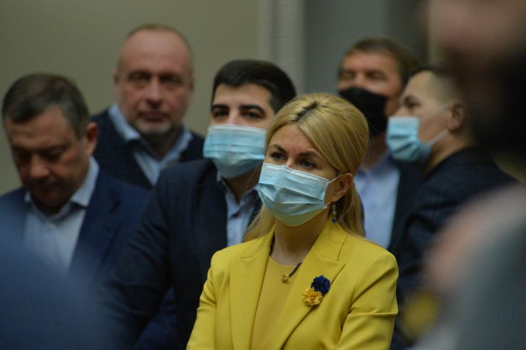 Пленарне засідання Верховної Ради України.

Перший заступник Голови Верховної Ради України Олександр Корнієнко повідомив про заяву від двох фракцій про перерву із заміною на виступ. 
Народний депутат Ігор Гузь в оточенні колег заявив, що українці готові надати рішучу відсіч окупанту, який прийде на нашу землю.
Із заявою від двох фракцій виступив народний депутат Олег Воронько. У заяві йшлося про тиск з боку влади на народних депутатів з об’єднання «Розумна політика».
Із заявою від двох фракцій виступив народний депутат Рустем Умеров.
