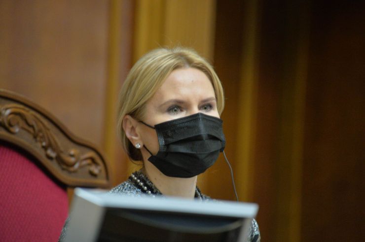 Пленарне засідання Верховної Ради України.

Перший заступник Голови Верховної Ради України Олександр Корнієнко повідомив про заяву від двох фракцій про перерву із заміною на виступ. 
Народний депутат Ігор Гузь в оточенні колег заявив, що українці готові надати рішучу відсіч окупанту, який прийде на нашу землю.
Із заявою від двох фракцій виступив народний депутат Олег Воронько. У заяві йшлося про тиск з боку влади на народних депутатів з об’єднання «Розумна політика».
Із заявою від двох фракцій виступив народний депутат Рустем Умеров.
Олена Кондратюк
