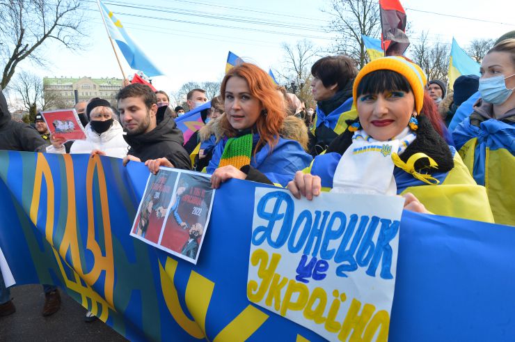 Марш Єдності за Україну в Києві.
 У Києві 12 лютого близько тисячі людей вийшли на Марш єдності за Україну на тлі загрози військового вторгнення Росії на українську територію. Учасники пройшли ходою від парку Шевченка до Майдану Незалежності. 
