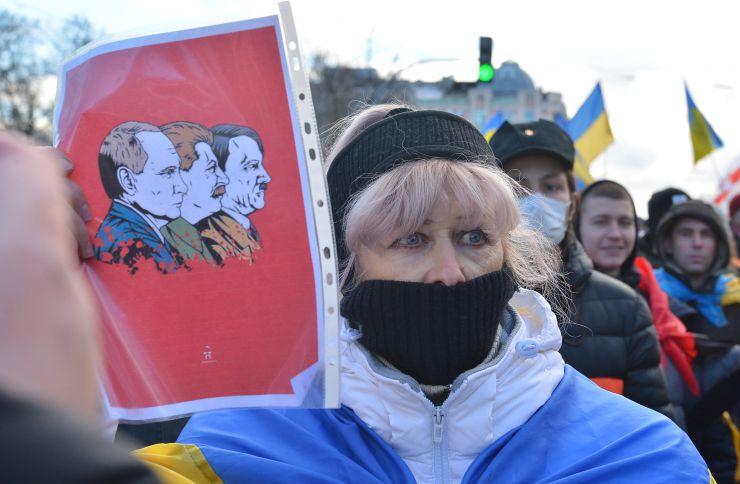 Марш Єдності за Україну в Києві.
 У Києві 12 лютого близько тисячі людей вийшли на Марш єдності за Україну на тлі загрози військового вторгнення Росії на українську територію. Учасники пройшли ходою від парку Шевченка до Майдану Незалежності. 
