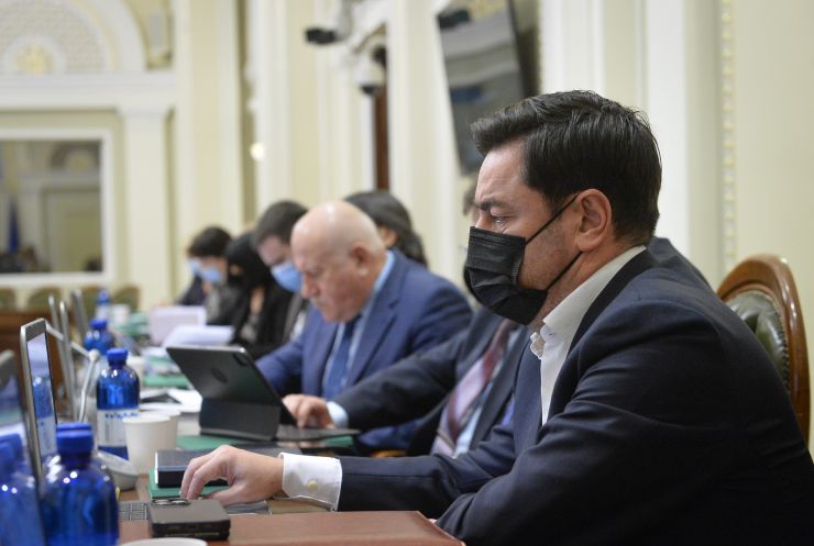 Засідання Погоджувальної ради депутатських фракцій (депутатських груп). 

Голова Верховної Ради України Руслан Стефанчук, відкриваючи засідання Погоджувальної ради депутатських фракцій (депутатських груп), акцентував на безпековій ситуації в країні.
Штучний