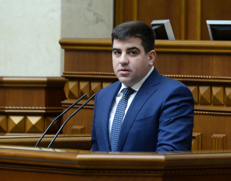 Пленарне засідання Верховної Ради України.
   
Голова Верховної Ради України Руслан Стефанчук відкрив пленарне засідання. 
Головуючий надав слово для виступів з оголошеннями, повідомленнями, пропозиціями представникам депутатських фракцій і груп.
Прийнято Закон 