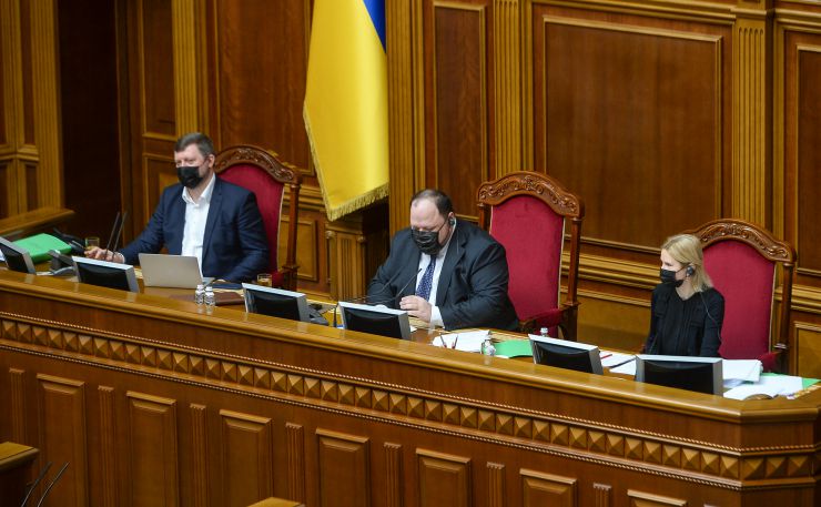 Пленарне засідання Верховної Ради України.
   
Голова Верховної Ради України Руслан Стефанчук відкрив пленарне засідання. 
Головуючий надав слово для виступів з оголошеннями, повідомленнями, пропозиціями представникам депутатських фракцій і груп.
Прийнято Закон 