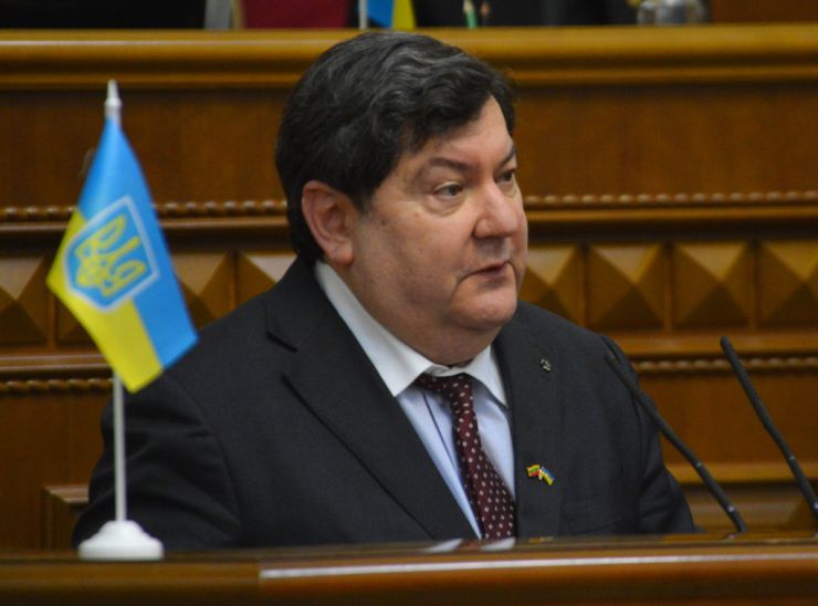 Пленарне засідання Верховної Ради України.

Голова Верховної Ради України Руслан Стефанчук відкрив пленарне засідання. 
Народні депутати оплесками привітали делегацію литовських парламентаріїв, які перебувають в Україні з візитом. 
 Руслан Стефанчук повідомив, що сьогодні День незалежності Литви. Він привітав гостей зі святом. 
Голова Верховної Ради України також повідомив, що сьогоднішній день 16 лютого відповідно до Указу Президента України оголошено Днем єднання. У цей день державний прапор України піднятий на всіх адміністративних будинках Верховної Ради України. 
 Національний заслужений академічний український народний хор України ім. Г. Верьовки виконав Гімн України. 
Голова Верховної Ради України Руслан Стефанчук надав слово для виступів Заступнику Голови Сейму Литовської Республіки та членам делегації.
Член Комітету Сейму Литовської Республіки у закордонних справах та у справах Європи Емануеліс Зінгяріс
