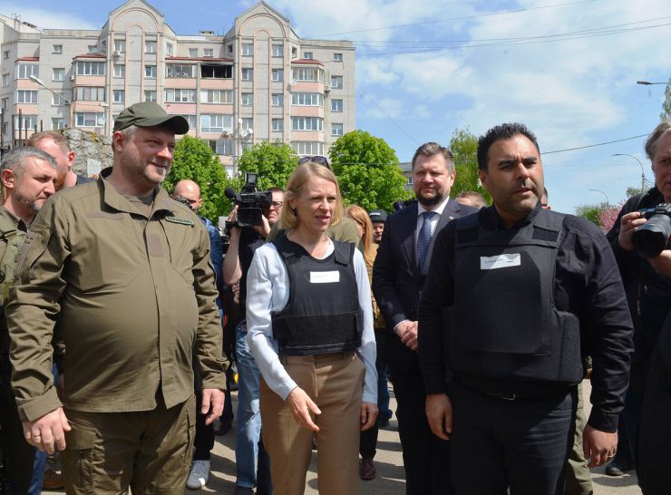 Перший заступник Голови Парламенту Олександр Корнієнко, Президент Стортингу Королівства Норвегія Масуд Гарахкані та Міністерка закордонних справ Королівства Норвегія Аннікен Гуйтфельд ознайомилися з наслідками окупації Бучі та Ірпеня.