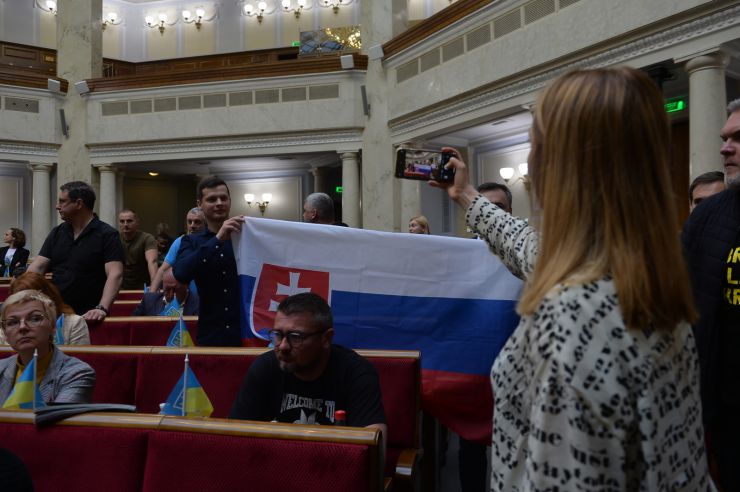 Пленарне засідання Верховної Ради України.

Президент Словаччини Зузана Чапутова виступила сьогодні у Верховній Раді.

Рада звільнила з посади омбудсмена Людмилу Денісову. Про це повідомив нардеп Ярослав Желєзняк. За проголосувало 234 депутати.
