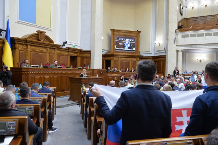 Пленарне засідання Верховної Ради України.

Президент Словаччини Зузана Чапутова виступила сьогодні у Верховній Раді.

Рада звільнила з посади омбудсмена Людмилу Денісову. Про це повідомив нардеп Ярослав Желєзняк. За проголосувало 234 депутати.
