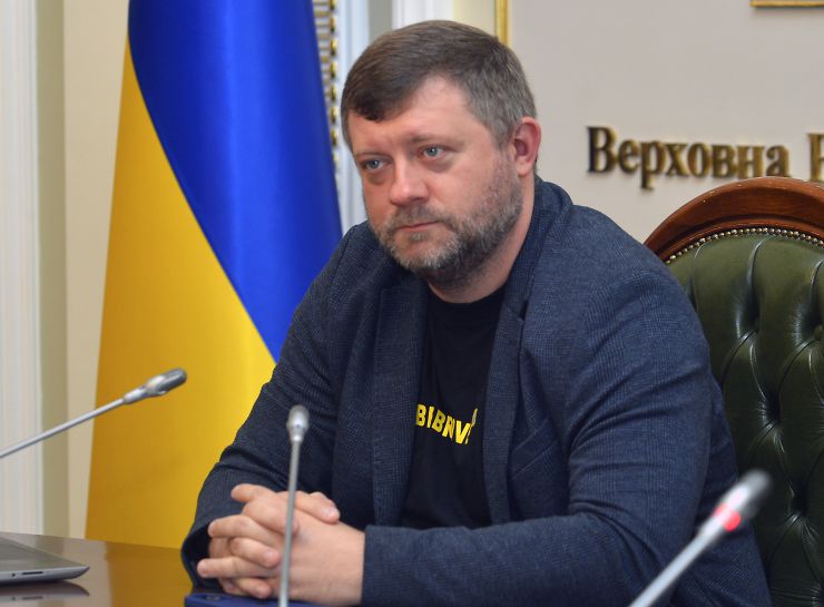 У День захисту дітей у Верховній Раді відбувся Всеукраїнський форум «Ми діти сильної країни -- України!», який було присвячено питанням захисту прав дітей України в умовах війни та привернення уваги міжнародної спільноти до умов безпеки дітей, їх навчання і розвитку.                              
Перший заступник Голови Верховної Ради України Олександр Корнієнко,  
Голова Комітету Верховної Ради з питань освіти, науки та інновацій Сергій Бабак, міністр освіти і науки України  Сергій Шкарлет 
