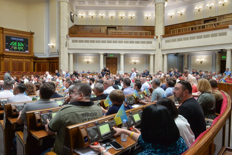 Пленарне засідання Верховної Ради України.

Верховна Рада підтримала ратифікацію Конвенції Ради Європи про запобігання насильству стосовно жінок і домашньому насильству та боротьбу із цими явищами, більш відомої як Стамбульська конвенція.
