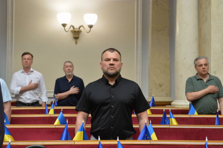 Пленарне засідання Верховної Ради України.

ВР України обрала Генерального прокурора. Ним став Андрій Костін.

ВР України обрала суддю Конституційного суду. Нею стала Ольга Совгиря.
