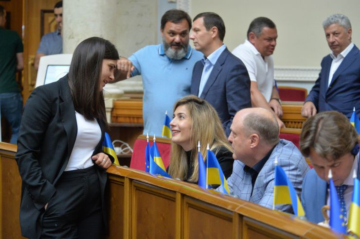 Пленарне засідання Верховної Ради України.

ВР України обрала Генерального прокурора. Ним став Андрій Костін.

ВР України обрала суддю Конституційного суду. Нею стала Ольга Совгиря.
