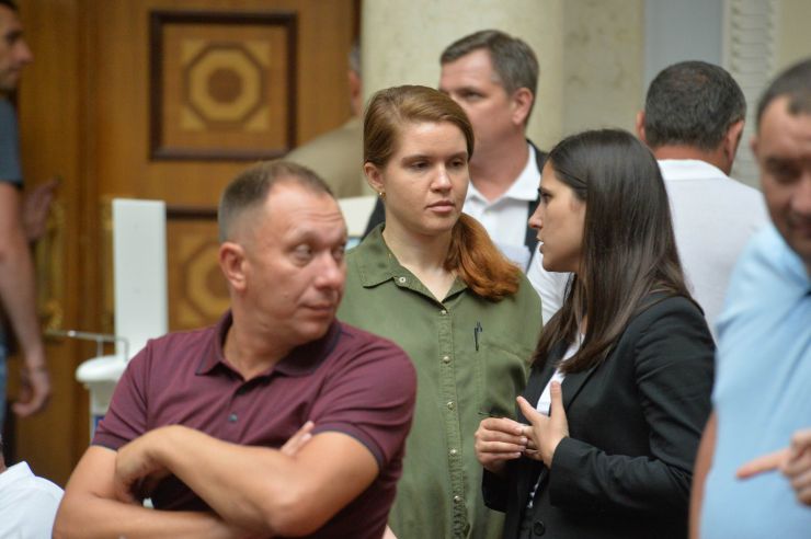 Пленарне засідання Верховної Ради України.

ВР України обрала Генерального прокурора. Ним став Андрій Костін.

ВР України обрала суддю Конституційного суду. Нею стала Ольга Совгиря.
