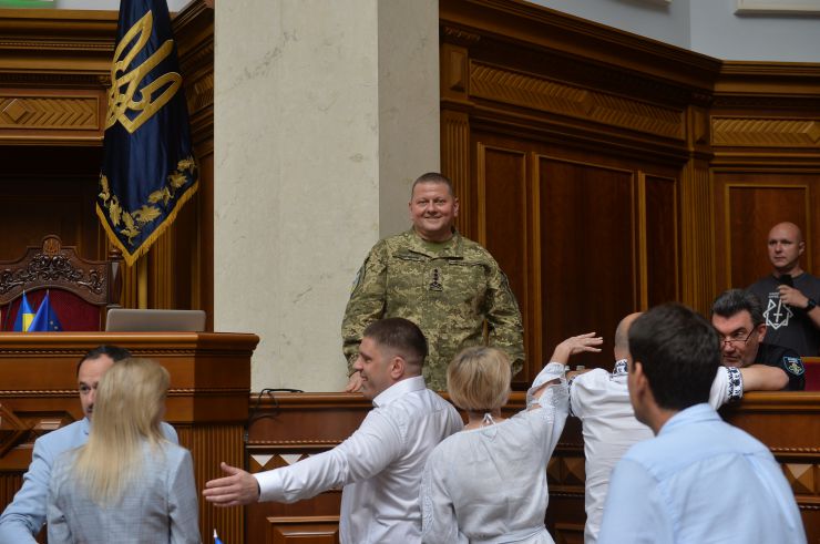 Пленарне засідання Верховної Ради України. В Україну 28 липня з офіційним візитом прибув президент Литви Гітанас Науседа. У ході свого візиту він зустрівся з главою нашої країни Володимиром Зеленським та вручив йому орден Вітовта Великого, а також виступив у Верховній Раді.
Онлайн звернулася до нардепів голова Європейського парламенту Роберта Мецола. 