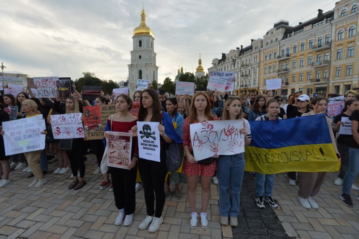 Родичі полонених бійців 