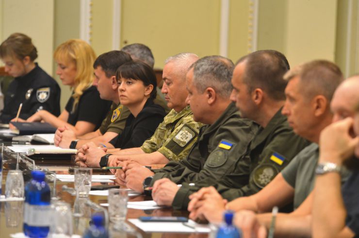 Перший заступник Голови Верховної Ради України Олександр Корнієнко у День пам’яті загиблих захисників України разом із представниками профільних комітетів Верховна Рада України, Офісу Президента України, Міністерств та відомств провів зустріч з членами родин полеглих військових.