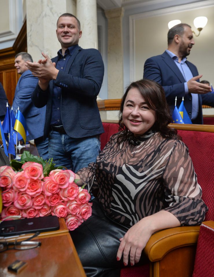 
Пленарне засідання Верховної Ради України.

Верховна Рада України на пленарному засіданні 18 жовтня прийняла 11 Законів, 6 законопроектів і 6 постанов.
В цілому прийнято Закони:
 - про вихід України з Конвенції про транснаціональні корпорації, №0148;
 - про приєднання України до Конвенції про екстрадицію, №0158;
 - про внесення змін до Закону України 