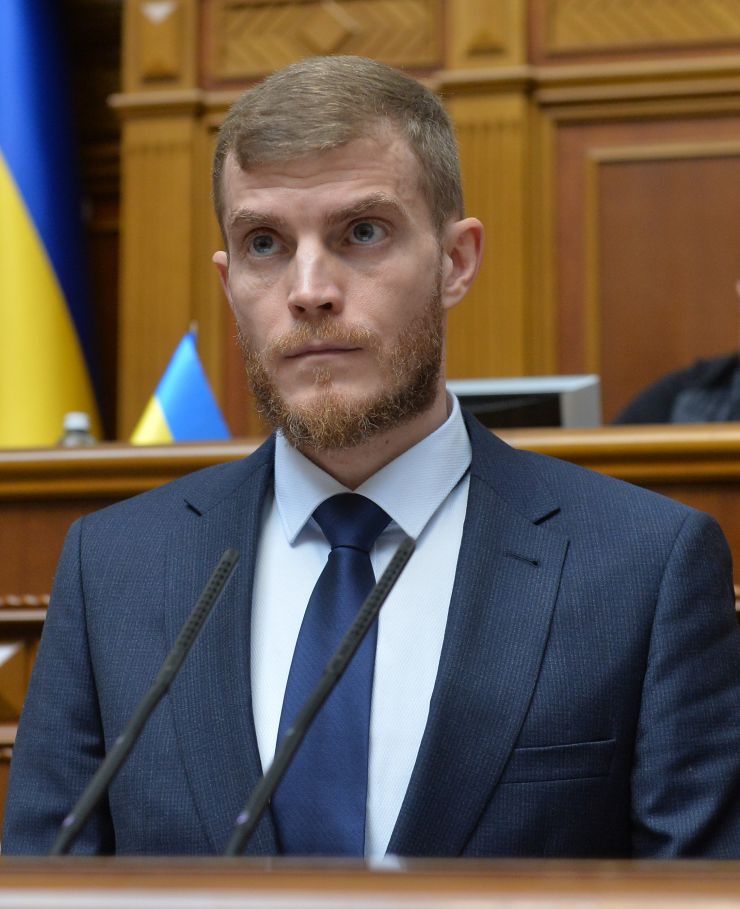 Пленарне засідання Верховної Ради України.

Верховна Рада України на пленарному засіданні 18 жовтня прийняла 11 Законів, 6 законопроектів і 6 постанов.
В цілому прийнято Закони:
 - про вихід України з Конвенції про транснаціональні корпорації, №0148;
 - про приєднання України до Конвенції про екстрадицію, №0158;
 - про внесення змін до Закону України 