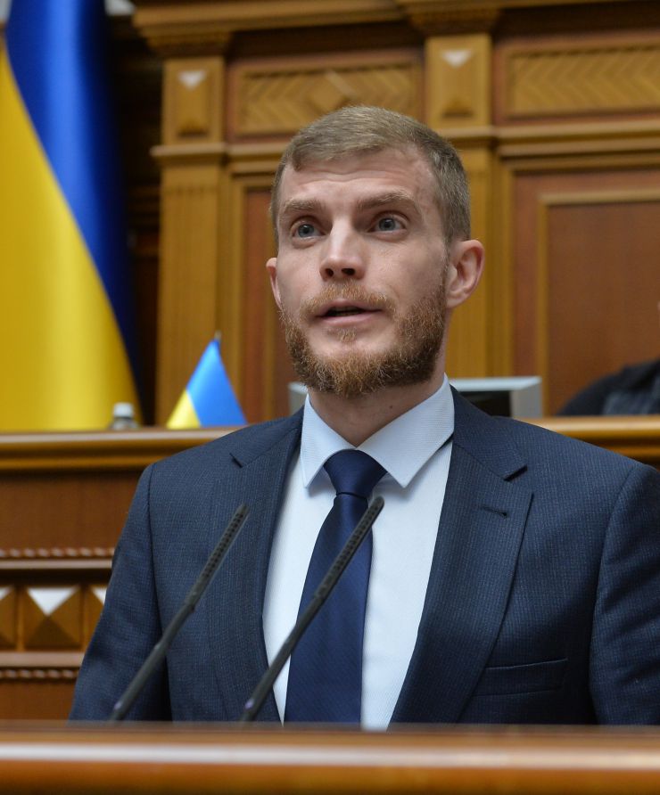 Пленарне засідання Верховної Ради України.

Верховна Рада України на пленарному засіданні 18 жовтня прийняла 11 Законів, 6 законопроектів і 6 постанов.
В цілому прийнято Закони:
 - про вихід України з Конвенції про транснаціональні корпорації, №0148;
 - про приєднання України до Конвенції про екстрадицію, №0158;
 - про внесення змін до Закону України 