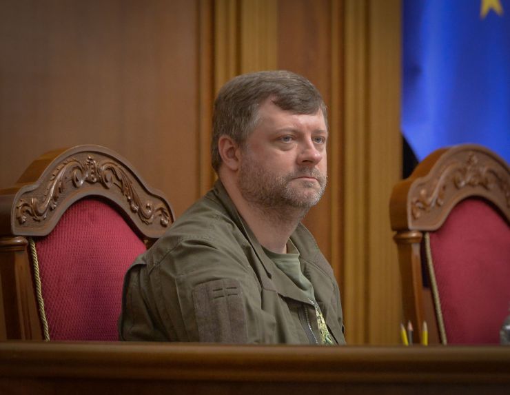 Пленарне засідання Верховної Ради України.

Верховна Рада ухвалила в цілому законопроєкт № 8008 щодо захисту фінансової системи України від дій держави, яка здійснює збройну агресію проти України. Документ підтримали 316 нардепів.

Згідно із законопроєктом, зокрема, передбачено:
- недопущення до керівництва та управління суб’єктами первинного фінансового моніторингу осіб, які є громадянами РФ;
- розширення переліку високоризикових клієнтів громадянами та юридичними особами, які є резидентами РФ, та/або діяльність, яких пов’язана з нею;
- встановлення обов’язку для суб’єктів первинного фінансового моніторингу звітувати в Держфінмоніторинг про порогові операції з суб’єктами, пов’язаними з РФ.
