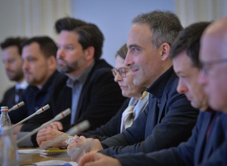 Перший заступник Голови Верховної Ради України Олександр Корнієнко зустрівся з делегацією Спеціального комітету Европейського парламенту з іноземного втручання в усі демократичні процеси в Європейському Союзі, включаючи дезінформацію.