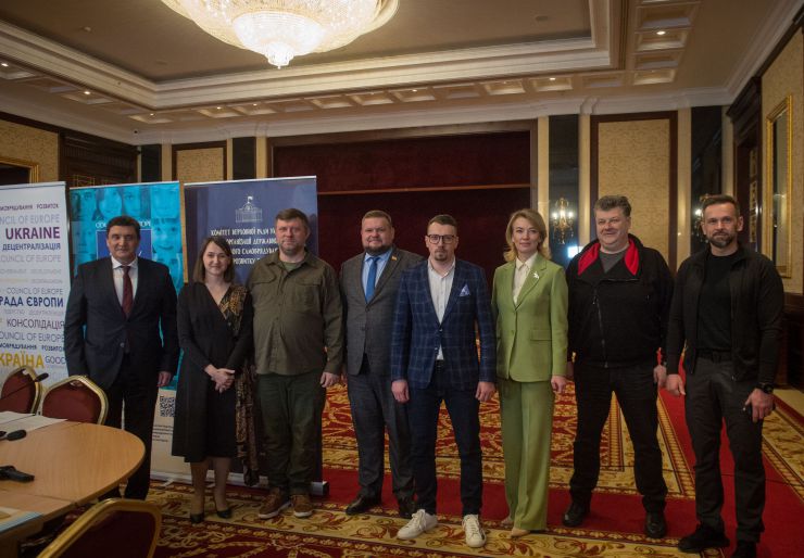 Перший заступник Голови Верховної Ради України Олександр Корнієнко взяв участь у круглому столі «Добре демократичне врядування в Україні: досягнення, виклики та шлях вперед у повоєнний період».
У межах заходу Україна та Рада Європи підписали Спільну декларацію щодо доброго демократичного врядування у частині місцевого самоврядування. «Це визначатиме впровадження наступних етапів реформи децентралізації», - зауважив Олександр Корнієнко.
До заходу також доєдналися народні депутати України: Голова Комітету організації державної влади, місцевого самоврядування, регіонального розвитку та містобудування Олена Шуляк, голова підкомітету з питань адміністративно-територіального устрою Комітету з питань організації державної влади, місцевого самоврядування, регіонального розвитку та містобудування Віталій Безгін, член Комітету з питань організації державної влади, місцевого самоврядування, регіонального розвитку та містобудування Андрій Клочко, голова підкомітету з питань виборів, референдумів та інших форм безпосередньої демократії Комітету з питань організації державної влади, місцевого самоврядування, регіонального розвитку та містобудування Аліна Загоруйко та голова підкомітету з питань адміністративних послуг та адміністративних процедур Комітету з питань організації державної влади, місцевого самоврядування, регіонального розвитку та містобудування Лариса Білозір.
Клаудіа Лучані
