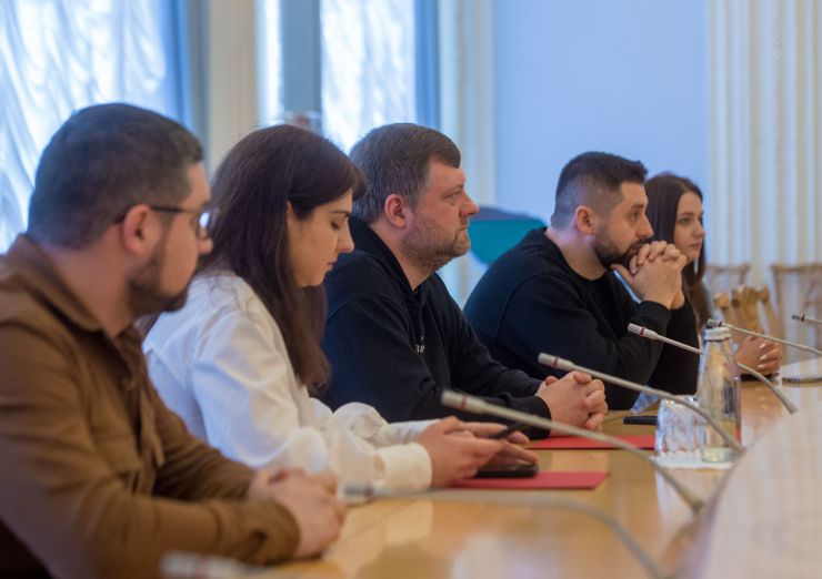 «Україна вдячна за прояв солідарності до нашого народу», — наголосив Перший заступник Голови Верховної Ради України Олександр Корнієнко під час робочої зустрічі з експрезидентами Парламентської Асамблеї Організації з безпеки і співробітництва в Європі — Жоао Соаресом, Петросом Ефтіміу та Гігі Церетелі.
