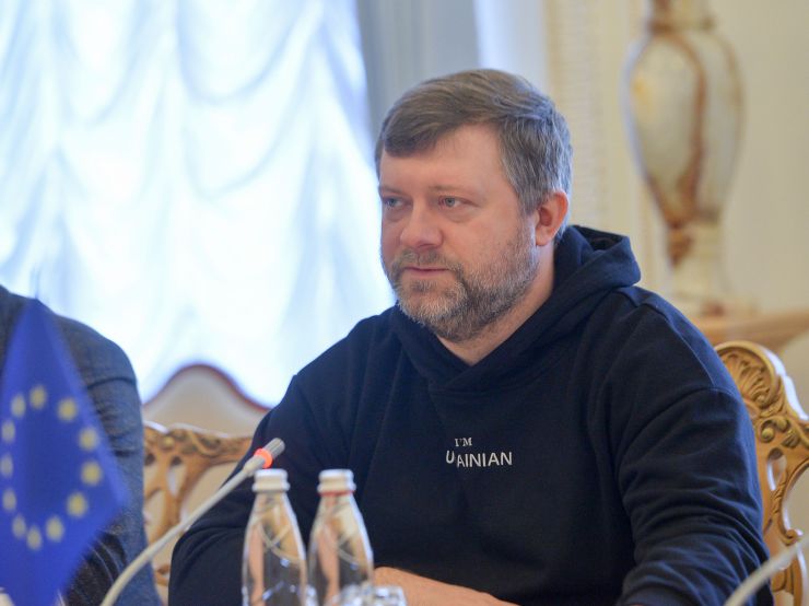 Перший заступник Голови Верховної Ради України Олександр Корнієнко провів робочу зустріч із депутатом Парламенту Норвегії, Головою Комітету з питань регламенту та захисту Конституції Стортингу Норвегії Петером Фрьоліхом.
Насамперед Олександр Корнієнко подякував за надважливу підтримку й допомогу з боку Норвегії. Сторони також обговорили важливі кроки на шляху до перемоги та поточну ситуацію в Україні.
У зустрічі також взяв участь заступник Голови Комітету Верховної Ради України з питань національної безпеки, оборони та розвідки Єгор Чернєв.
