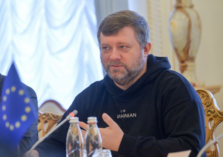 Перший заступник Голови Верховної Ради України Олександр Корнієнко провів робочу зустріч із депутатом Парламенту Норвегії, Головою Комітету з питань регламенту та захисту Конституції Стортингу Норвегії Петером Фрьоліхом.
Насамперед Олександр Корнієнко подякував за надважливу підтримку й допомогу з боку Норвегії. Сторони також обговорили важливі кроки на шляху до перемоги та поточну ситуацію в Україні.
У зустрічі також взяв участь заступник Голови Комітету Верховної Ради України з питань національної безпеки, оборони та розвідки Єгор Чернєв.
