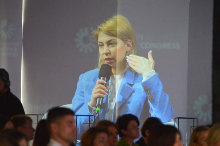 Спеціальна подія Українського Жіночого Конгресу, присвячена дієвій участі жінок у процесах безпеки та оборони, досвіду українських жінок під час повномасштабної війни та розвитку ветеранського руху в Україні. Серед учасниць: віцеспікерка парламенту та співзасновниця Українського жіночого конгресу Олена Кондратюк, віцепрем’єрка Ольга Стефанішина, міністерка у справах ветеранів Юлія Лапутіна, заступниці міністра оборони Ганна Маляр та міністра внутрішніх справ Інна Ящук, народна депутатка та співзасновниця Українського жіночого конгресу Марія Іонова, народна депутатката засновниця ініціативи «Arm Women Now» Ірина Никорак, голова Місії України при НАТО Наталія Галібаренко. Також під час події очікують виступи іноземних гостей - високопосадовців із НАТО та ЄС: спеціальної представниці Генерального секретаря НАТО з питань Жінки, Мир та Безпека Ірен Феллін та амбасадорки ЄС із гендерних питань та різноманітності Стелли Роннер-Грубачич. Головні теми дискусії - впровадження стандартів НАТО та дієва участь жінок у секторі безпеки та оборони, досвід проживання викликів війни українськими жінками. Учасники дискусії обговорять також майбутнє жіночого ветеранського руху, які проблеми вже потребують вирішення, та який досвід може стати в нагоді світовій спільноті.