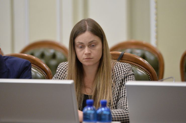 У парламенті за участі Першого заступника Голови Верховної Ради України Олександра Корнієнка відбулась презентація стратегії першочергових кроків держави після деокупації Автономної Республіки Крим та м. Севастополя.
Представляючи стратегію, Постійна представниця Президента в АР Крим Таміла Ташева зауважила, що документ наразі складається з блоків питань.
Свої зауваження та пропозиції змогли запропонувати й народні депутати. Зокрема, голова Комітету з питань правоохоронної діяльності Сергій Іонушас повідомив, що нині при комітеті працює робоча група, яка досліджує питання кримінальної відповідальності за колабораціонізм.
