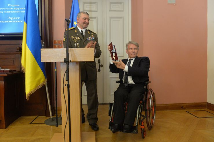Вручення нагороди «Хрест громадянських заслуг». Гордійчук, Сушкевич