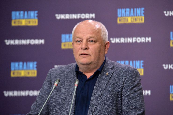Сьогодні в Укрінформі відкрили фотовиставку «Збройні Сили України». Подія відбувається в межах загальнонаціонального проєкту «Нескорена Нація. Національно-визвольна війна України проти Росії (2013–2023)».На виставці представлені 36 фотоколажів, що представляють усі підрозділи Збройних Сил України (Сухопутні війська, Повітряні Сили, Військово-Морські Сили, Десантно-штурмові війська, Сили спеціальних операцій, Сили територіальної оборони). Відвідувачі можуть побачити зброю Перемоги, а також фото Президента України, Верховного Головнокомандувача ЗСУ Володимира Зеленського, Головнокомандувача ЗСУ Валерія Залужного, всіх командувачів підрозділів ЗСУ та архівні світлини, починаючи від Євромайдану і Революції Гідності, коли, на переконання авторів проєкту, розпочинався сучасний етап російсько-українського протистояння.«Збройні Сили України» — це четверта фотоекспозиція у стінах Укрінформу. Раніше в межах проєкту «Нескорена Нація. Національно-визвольна війна України проти Росії (2013–2023)» були представлені теми: «Воїни світла», «Незламна Україна» та «росія — держава-терорист». Уже до Дня захисників і захисниць України планується видання першої частини однойменного фотолітопису, який включатиме матеріали цих фотовиставок.