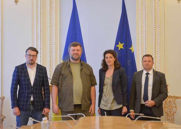 Перший заступник Голови  Верховної Ради України Олександр Корнієнко зустрівся сьогодні у  Парламенті з Головою українського офісу Організації економічного співробітництва та розвитку (OECD) Розарією Пуглісі та її заступником Міхалем Фаленчиком.
Участь у зустрічі також взяв народний депутат, голова підкомітету з питань адміністративно-територіального устрою Комітету з питань організації державної влади, місцевого самоврядування, регіонального розвитку та містобудування Віталій Безгін.
