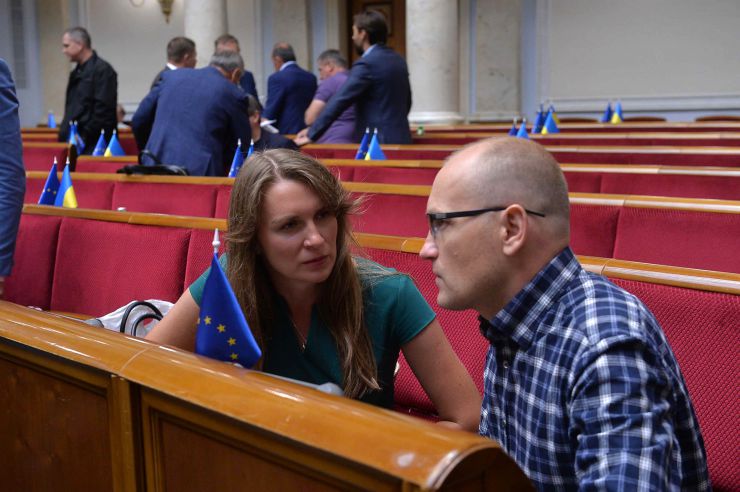 Пленарне засідання Верховної Ради України.
Верховна Рада продовжила дію воєнного стану та мобілізації ще на три місяці, 
Верховна Рада відправила у відставку міністра культури Ткаченка.За відповідне рішення проголосували 321 нардеп. Верховна рада припинила депутатські повноваження народного депутата Арістова.
