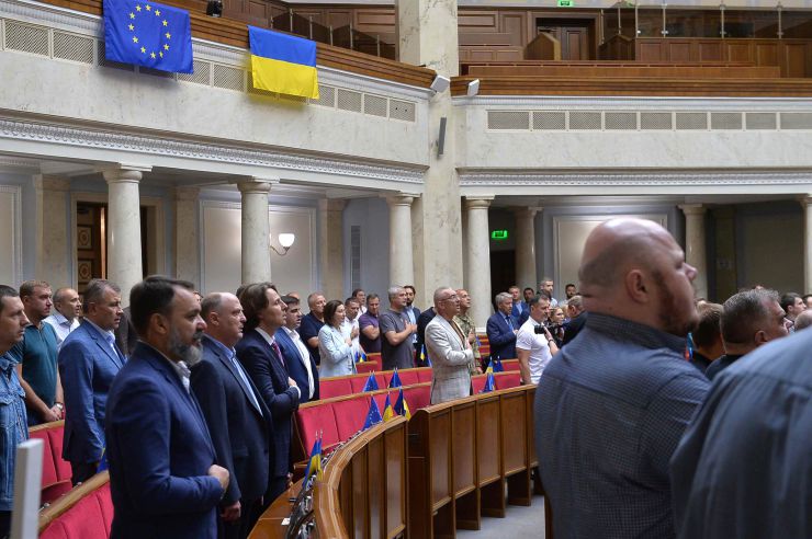 Пленарне засідання Верховної Ради України.
Верховна Рада продовжила дію воєнного стану та мобілізації ще на три місяці, 
Верховна Рада відправила у відставку міністра культури Ткаченка.За відповідне рішення проголосували 321 нардеп. Верховна рада припинила депутатські повноваження народного депутата Арістова.
