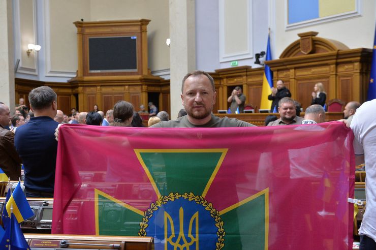Пленарне засідання Верховної Ради України.
Верховна Рада продовжила дію воєнного стану та мобілізації ще на три місяці, 
Верховна Рада відправила у відставку міністра культури Ткаченка.За відповідне рішення проголосували 321 нардеп. Верховна рада припинила депутатські повноваження народного депутата Арістова. Сушко
