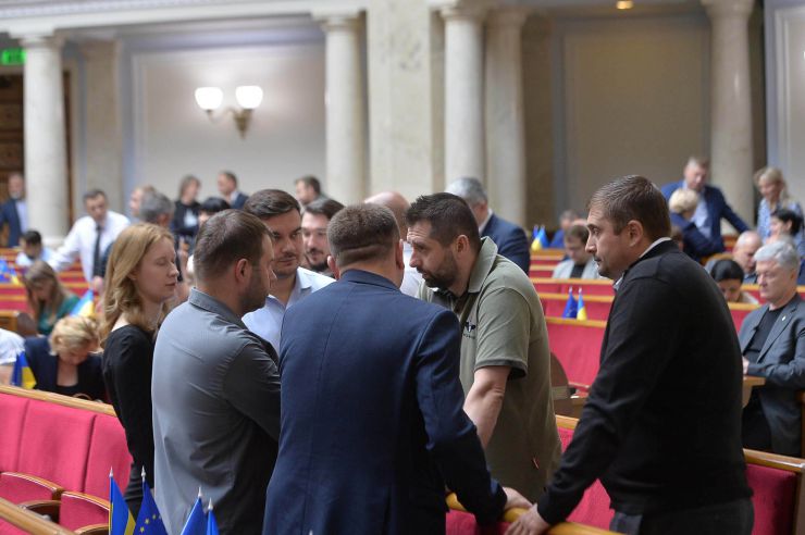 Пленарне засідання Верховної Ради України.
Верховна Рада продовжила дію воєнного стану та мобілізації ще на три місяці, 
Верховна Рада відправила у відставку міністра культури Ткаченка.За відповідне рішення проголосували 321 нардеп. Верховна рада припинила депутатські повноваження народного депутата Арістова. Арахамія
