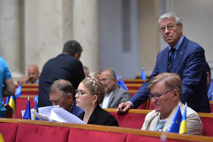 Пленарне засідання Верховної Ради України.
Верховна Рада продовжила дію воєнного стану та мобілізації ще на три місяці, 
Верховна Рада відправила у відставку міністра культури Ткаченка.За відповідне рішення проголосували 321 нардеп. Верховна рада припинила депутатські повноваження народного депутата Арістова. Соболєв , Тимошенко , Немиря
