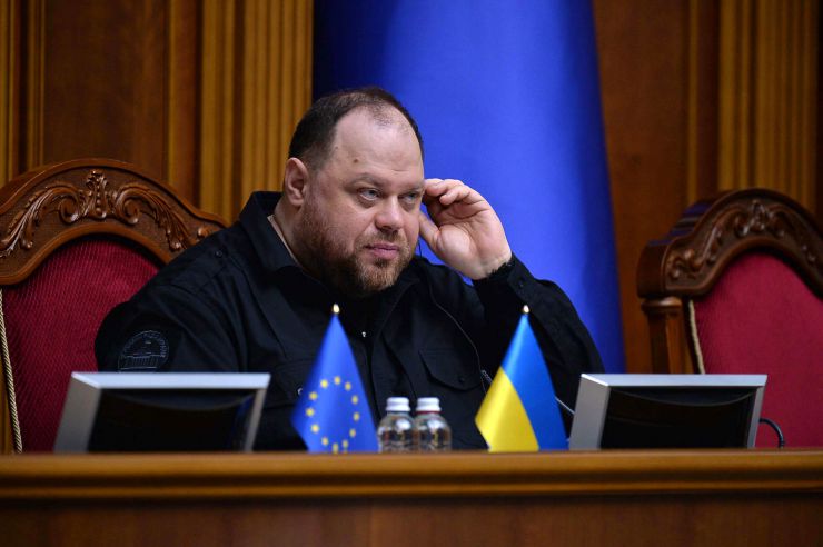 Пленарне засідання Верховної Ради України.
Верховна Рада продовжила дію воєнного стану та мобілізації ще на три місяці, 
Верховна Рада відправила у відставку міністра культури Ткаченка.За відповідне рішення проголосували 321 нардеп. Верховна рада припинила депутатські повноваження народного депутата Арістова.
