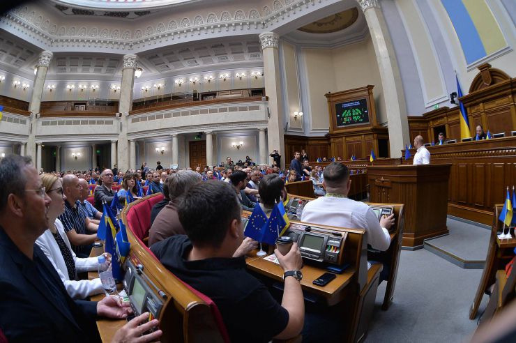 Пленарне засідання Верховної Ради України.
Верховна Рада продовжила дію воєнного стану та мобілізації ще на три місяці, 
Верховна Рада відправила у відставку міністра культури Ткаченка.За відповідне рішення проголосували 321 нардеп. Верховна рада припинила депутатські повноваження народного депутата Арістова.
