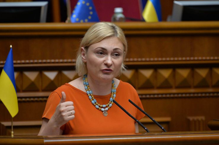 Пленарне засідання Верховної Ради України.
Верховна Рада продовжила дію воєнного стану та мобілізації ще на три місяці, 
Верховна Рада відправила у відставку міністра культури Ткаченка.За відповідне рішення проголосували 321 нардеп. Верховна рада припинила депутатські повноваження народного депутата Арістова. Кравчук
