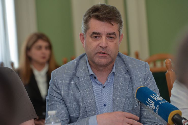 Перший заступник Голови Парламенту України Олександр Корнієнко взяв участь в засіданні експертного круглого столу «Саміт НАТО: підсумки Вільнюса — перспективи Вашингтона».
У заході взяли участь народні депутати України: члени Комітету з питань зовнішньої політики та міжпарламентського співробітництва — заступник Голови Комітету Олександр Копиленко, заступник Голови Комітету Арсеній Пушкаренко, секретар Комітету Андрій Шараськін, члени Комітету Ігор Кривошеєв та Ольга Руденко, а також Перший заступник Голови Комітету з питань інтеграції України до Європейського Союзу Вадим Галайчук.
