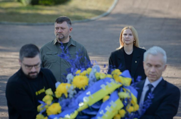 Перший заступник Голови Верховної Ради Олександр Корнієнко разом із заступницею Голови Верховної Ради Оленою Кондратюк та колегами по парламенту вшанували пам’ять жертв трагедії Бабиного Яру