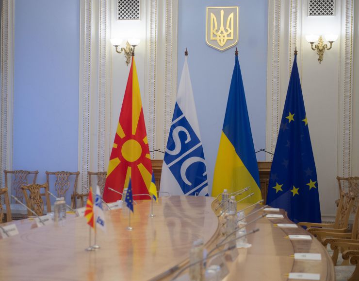 Голова Верховної Ради України Руслан Стефанчук під час зустрічі з чинним Головою ОБСЄ, Міністром закордонних справ Республіки Північна Македонія Буяром Османі. 