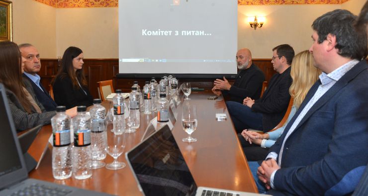 Відбулося засідання підкомітету взаємодії держави і бізнесу та інвестицій Комітету з питань економічного розвитку за участю представників профільного міністерства і бізнесу, на якому обговорювалися коло проблем, пов’язаних з підтримкою та нових можливостей для залучення інвестицій, ефективного функціонування Закону про «інвест-нянь» тощо.